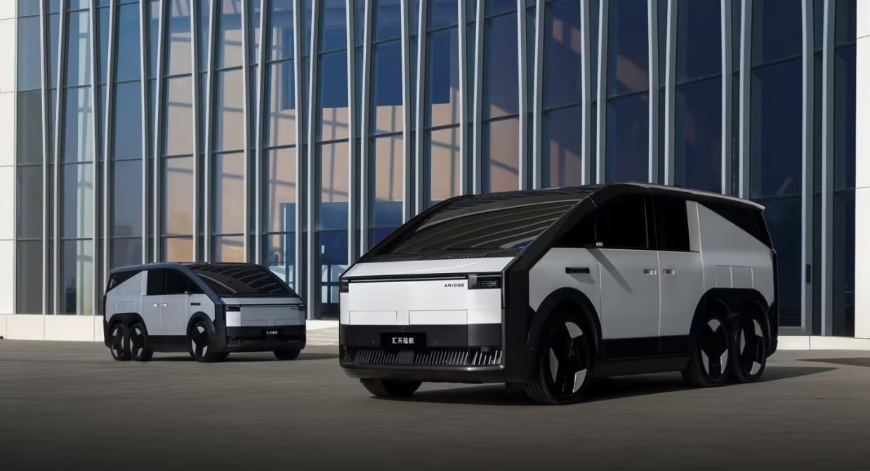 小鹏汇天“陆地航母”公布三款宇宙风车色 2026年量产交付在即